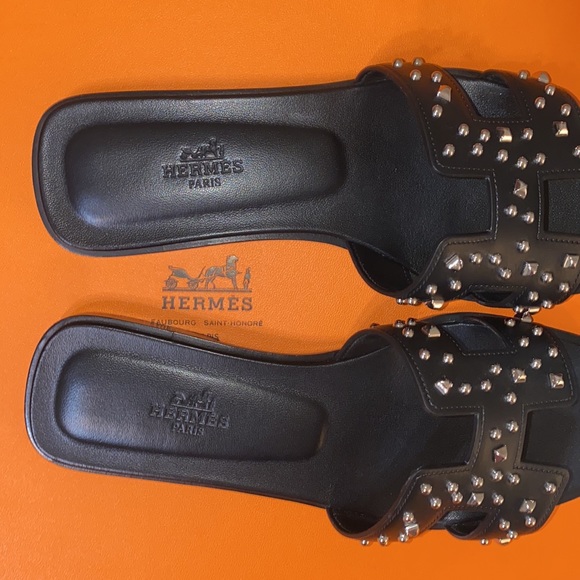 AUTHENTIC HERMÈS ORAN SANDALS - Picture 5 of 16